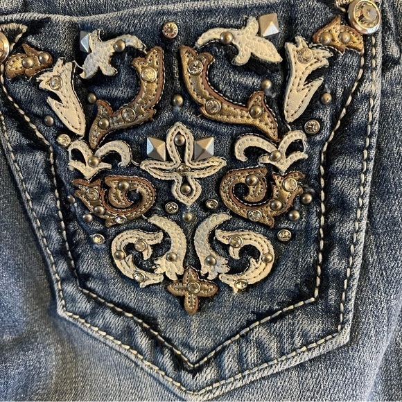Miss Me Cuff Capris with silver rhinestones and lots of bling size 26 distressed - Picture 4 of 15